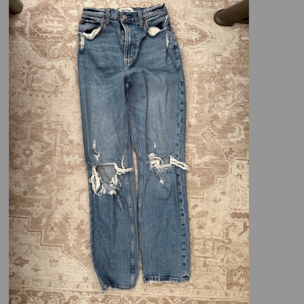 Abercrombie The '90s Straight Ultra High Rise Curve Love Jean
